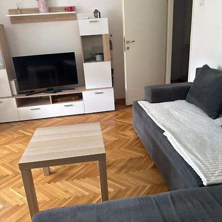Apartman Fuerte 2 Belgrado Buitenkant foto